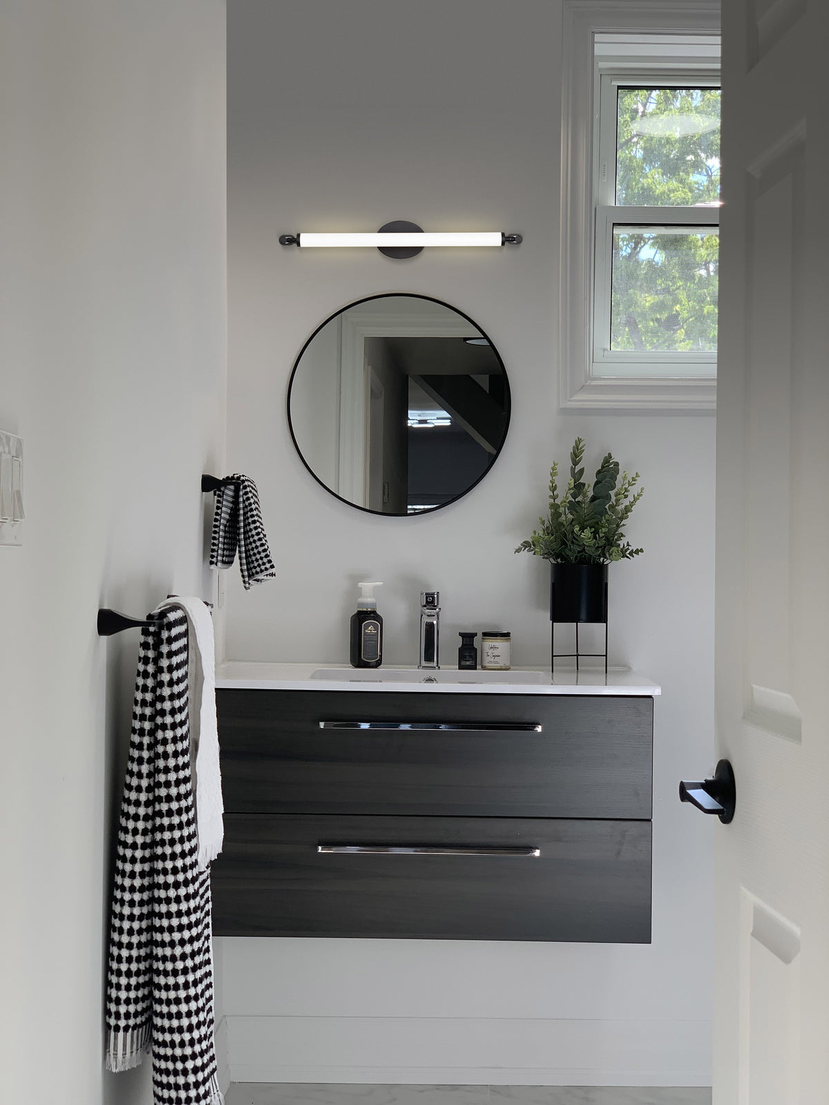 Edgeworth - 28 Inch LED Vanity - Matte Black - Acrylic Lens