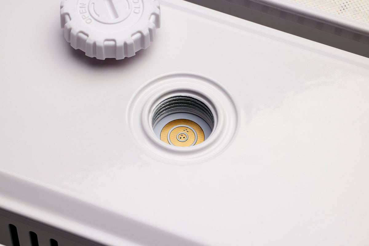 LED Linear High-Bay With Interchangeable Lens - 275W/300W/320W Wattage Selectable - 3K/4K/5K CCT Selectable - White Finish