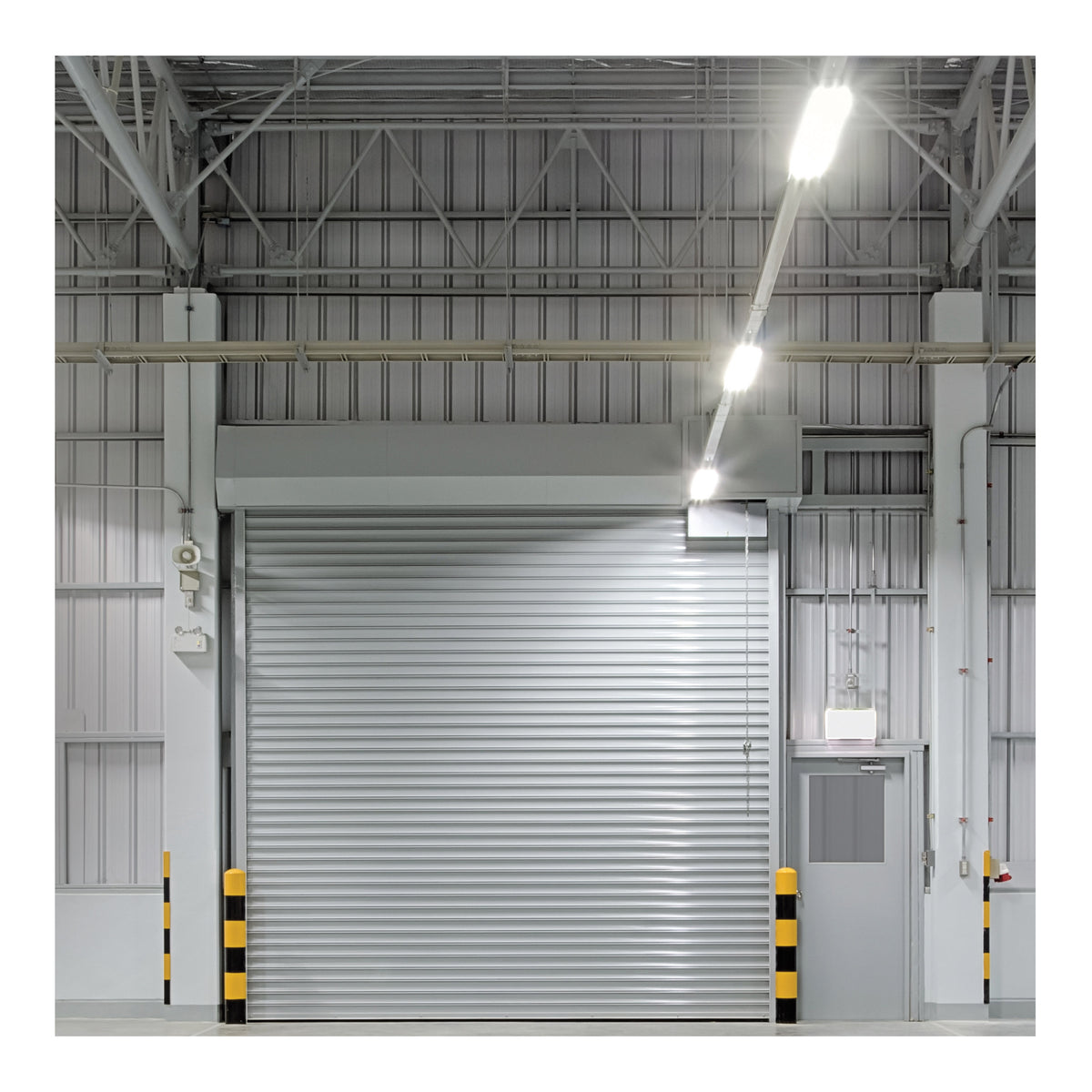 8 Foot - 78 Watt - LED Double Light Strip - 9000 Lumens - 4000K - 120-277 Volt - White Finish