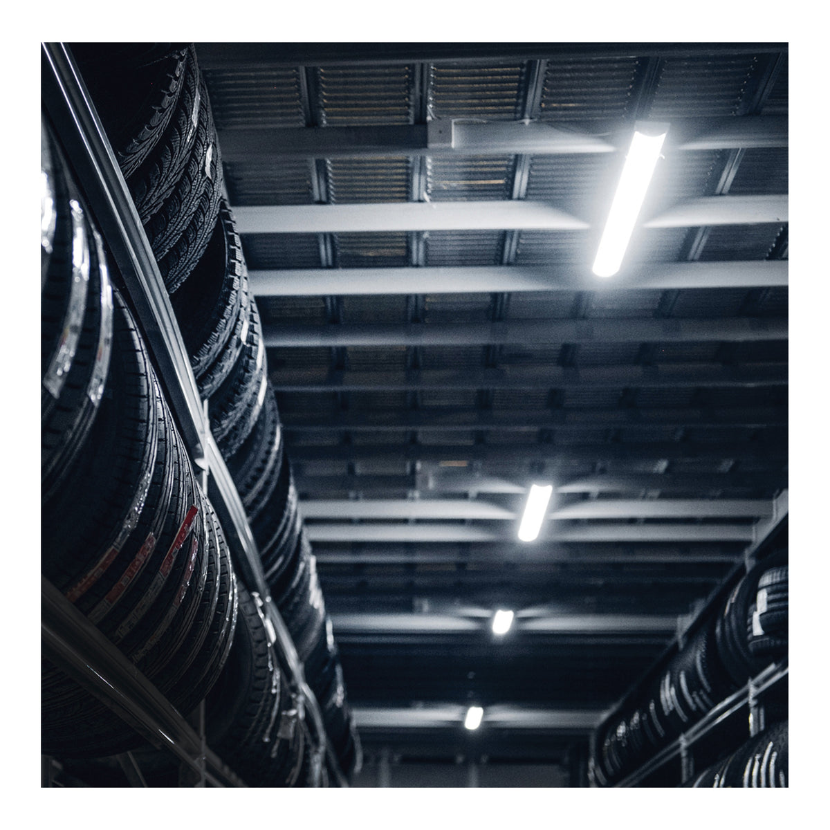 LED 2 ft. - Linear Strip Light - 15/20/25 Watt - 35K/40K/50K CCT Selectable - White Finish - 120-277V - Integrated EM & Sensor