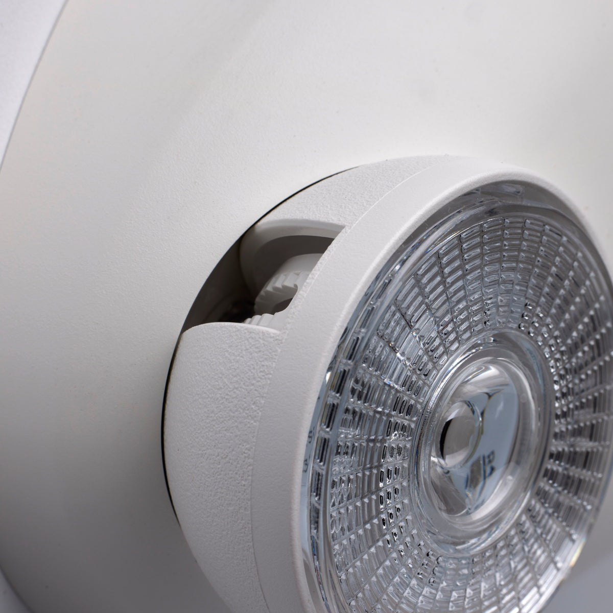 Emergency Light - Dual Head - 120/277 Volts - White Finish - Remote Compatible