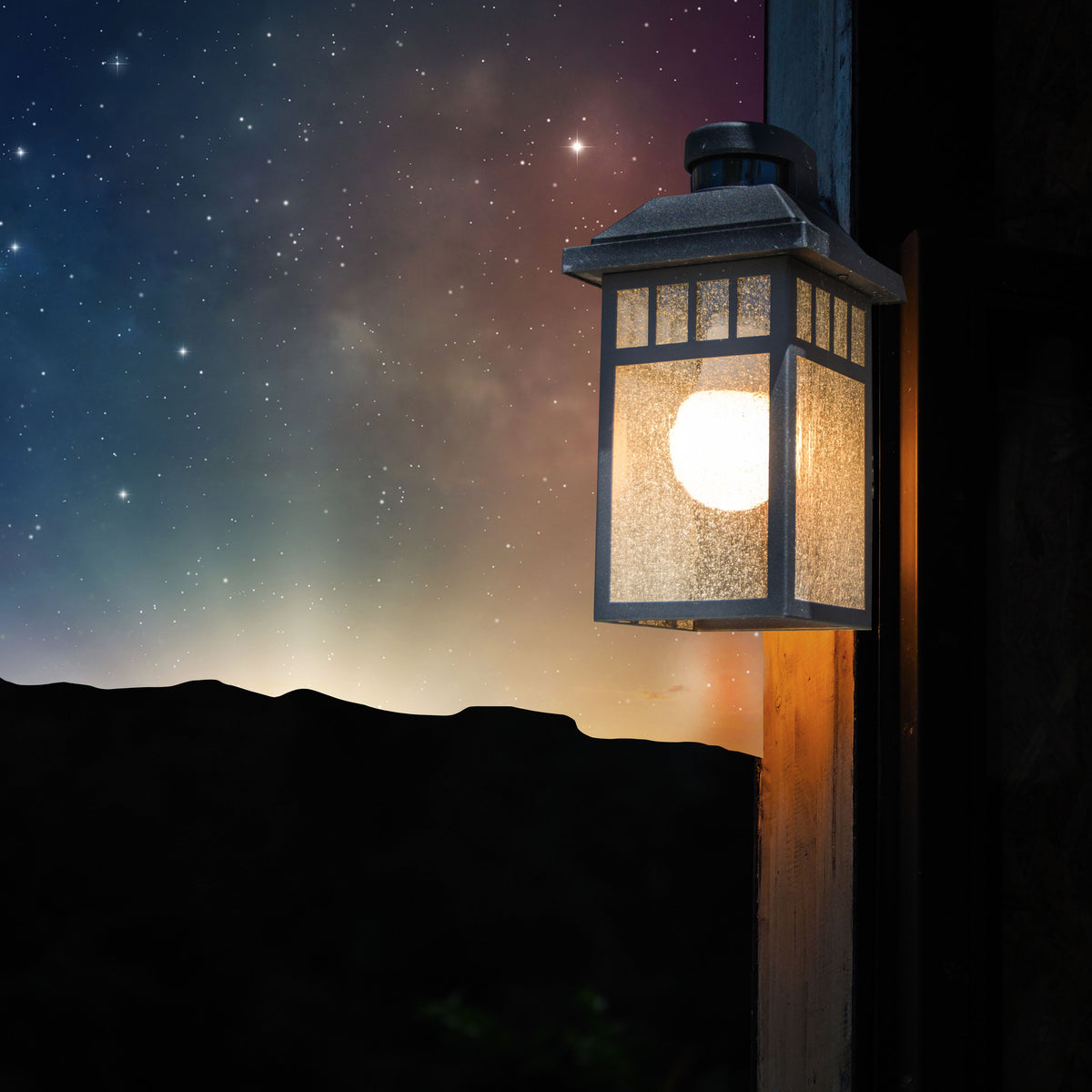 8.5 Watt - A19 LED - Dusk to Dawn With PhotoCell - 5000K - Medium base - 200 deg. Beam Angle - 120 Volt