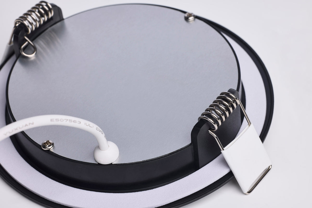 8 Watt LED Direct Wire Performer Series Downlight - Remote Driver - 4 Inch - 27K/3K/35K/4K/5K CCT Selectable - Round - Flat Face - Black Finish