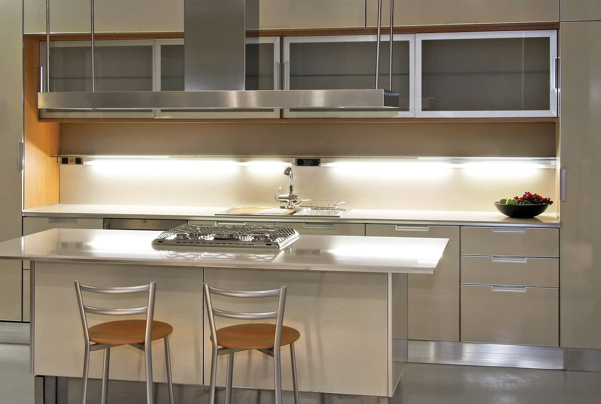 7 Watt - 18 Inch - T8 Linear LED - Medium Bi-Pin G13Base - 3000K - 50000 Average Rated Hours - 700 Lumens - Type B Ballast Bypass