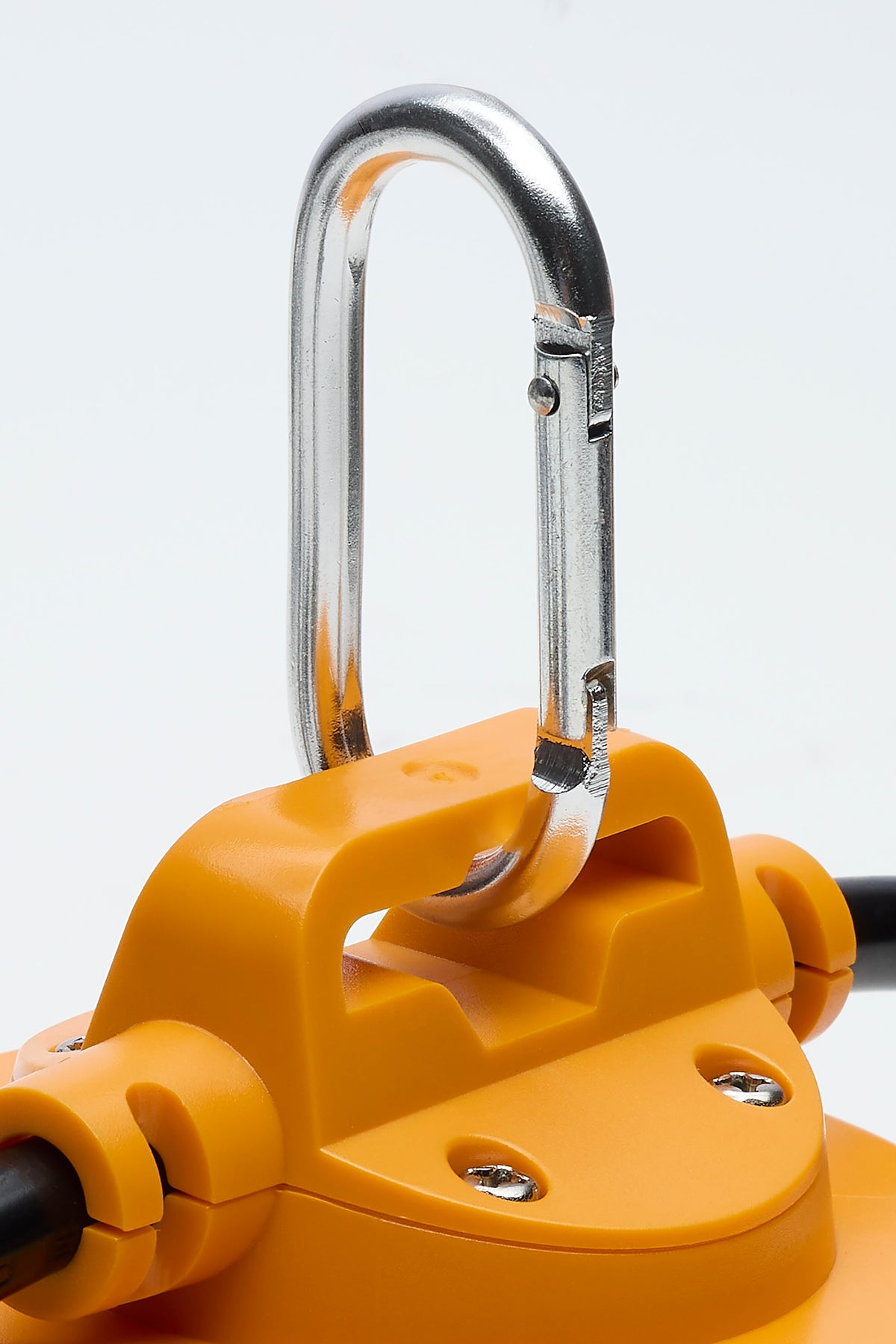 120 Watt LED High-Lumen Industrial/Commercial String Light - 10 Interconnected Lamps - 5000K - 100 Foot Integrated Cord - 120 Volt